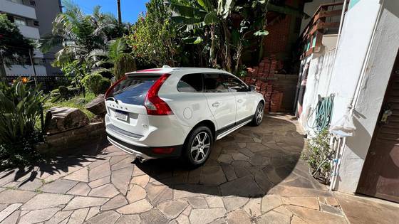 VOLVO XC60 2.0 T5 DYNAMIC FWD TURBO GASOLINA 4P AUTOMÁTICO VOLVO XC60 2.0 T5 DYNAMIC FWD TURBO GASOLINA 4P AUTOMÁTICO